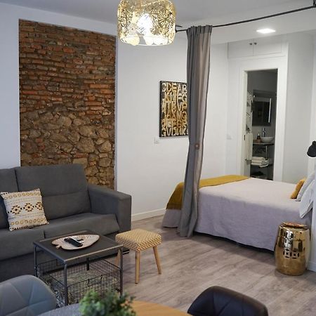 Apartamentos Suites Cariatide Plasencia Exterior photo